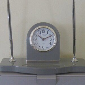 DANBURY Quartz-Things Remembered-Executive Desk Clock W/Pens-Gray-Engraving Plat